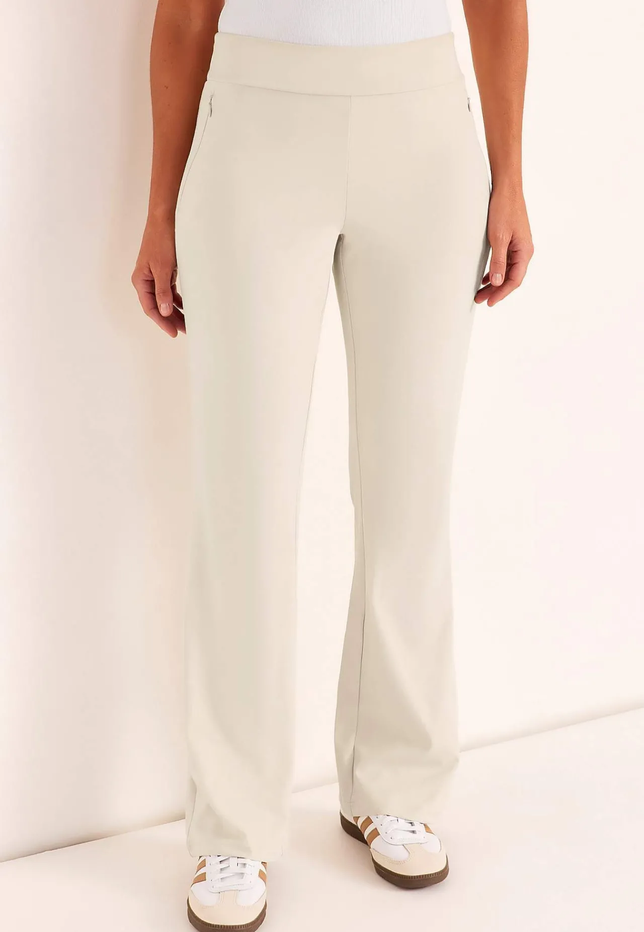 Loungebukser|Trikobukser-Cellbes of Sweden Alsidige jerseybukser med en bootcut Daria Lys beige