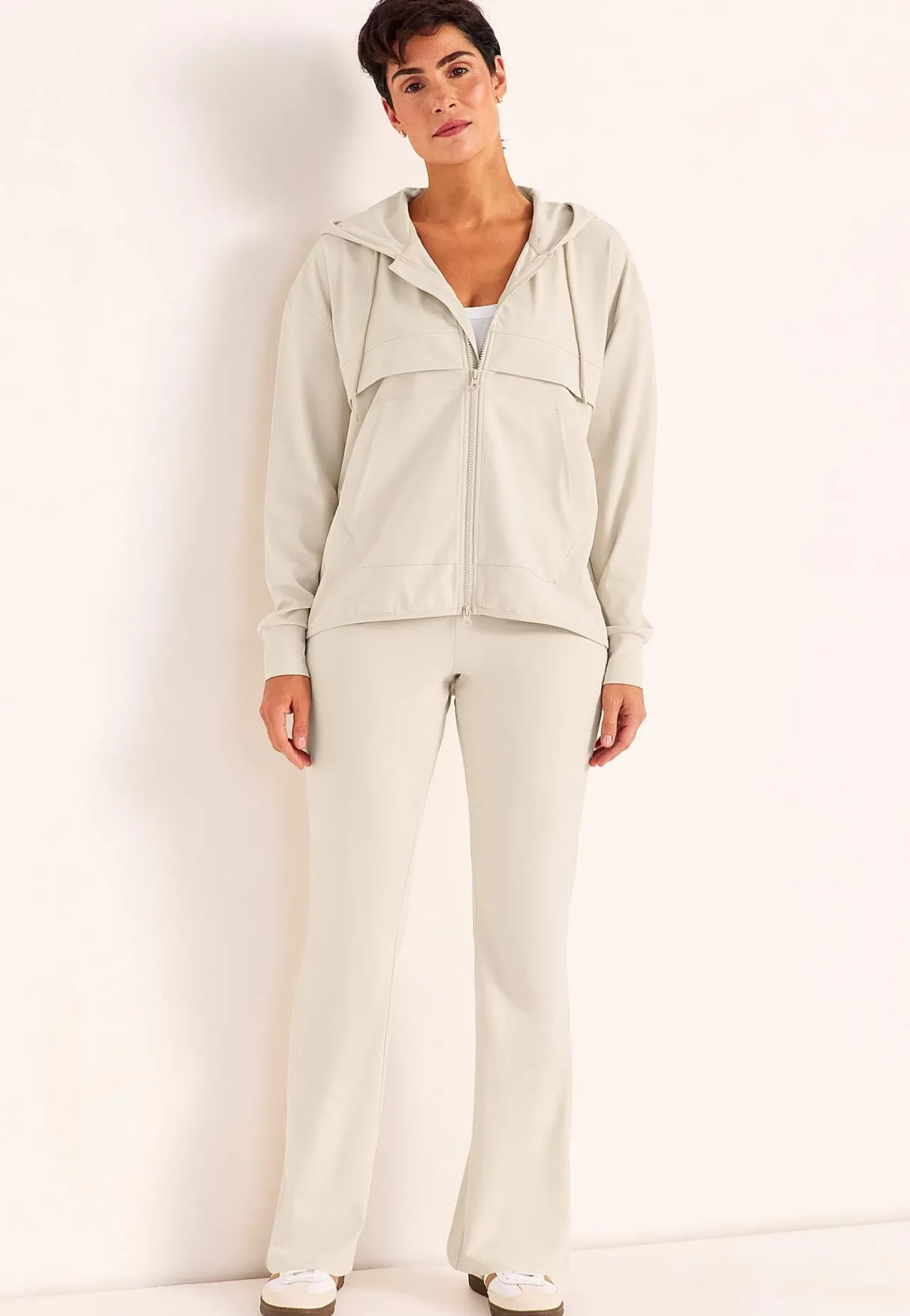 Loungebukser|Trikobukser-Cellbes of Sweden Alsidige jerseybukser med en bootcut Daria Lys beige