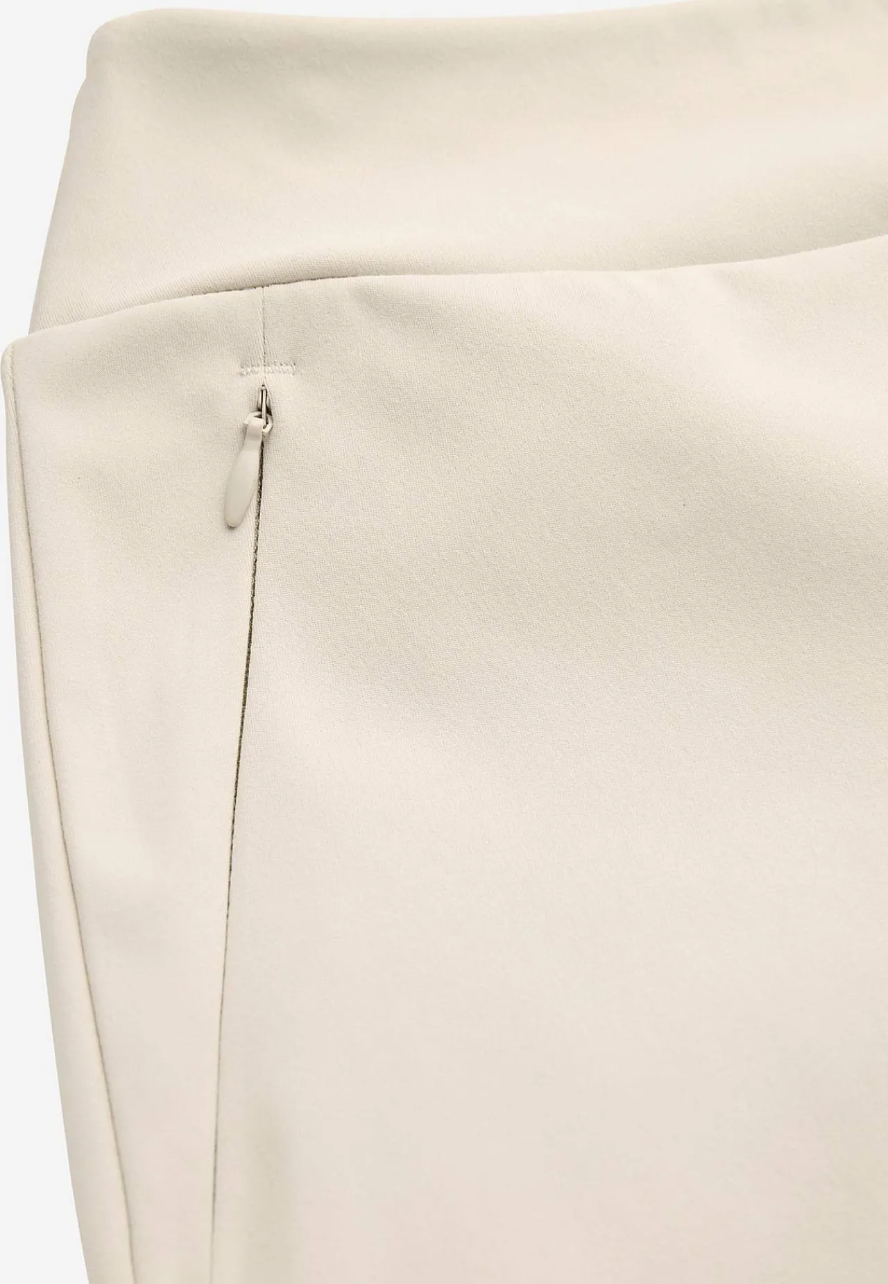Loungebukser|Trikobukser-Cellbes of Sweden Alsidige jerseybukser med en bootcut Daria Lys beige