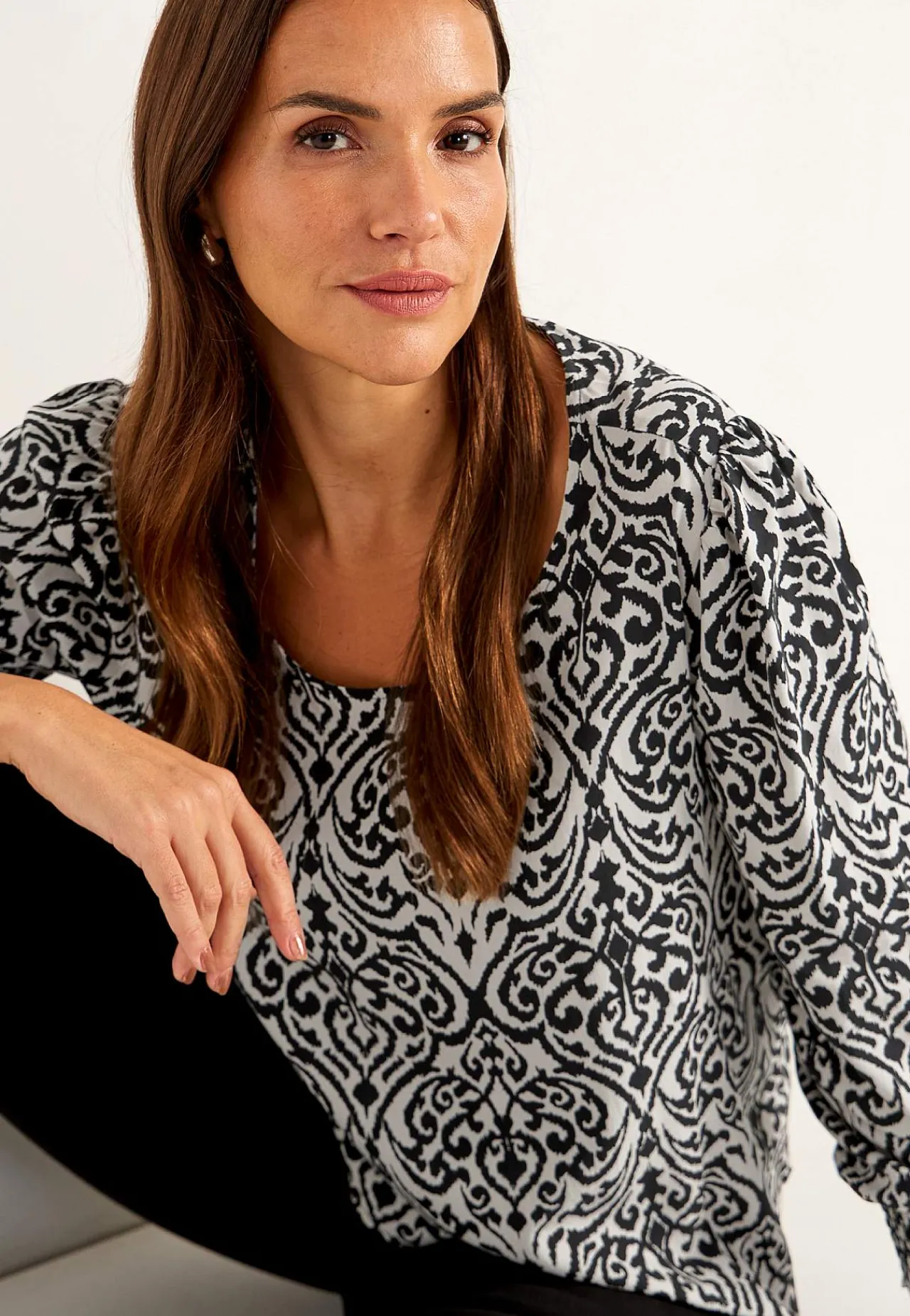 Mønstrede|Bluser-Cellbes of Sweden Bluse med smock ved manchetterne Beige / Sort / Mønstret