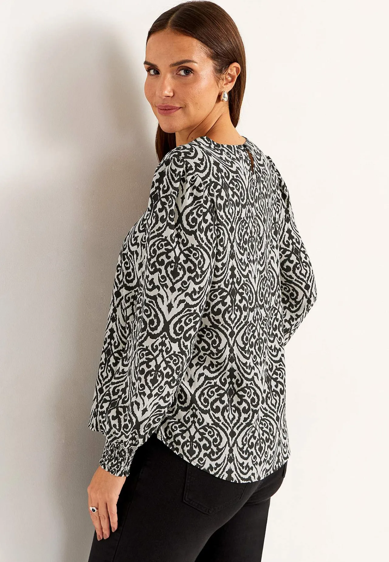 Mønstrede|Bluser-Cellbes of Sweden Bluse med smock ved manchetterne Beige / Sort / Mønstret