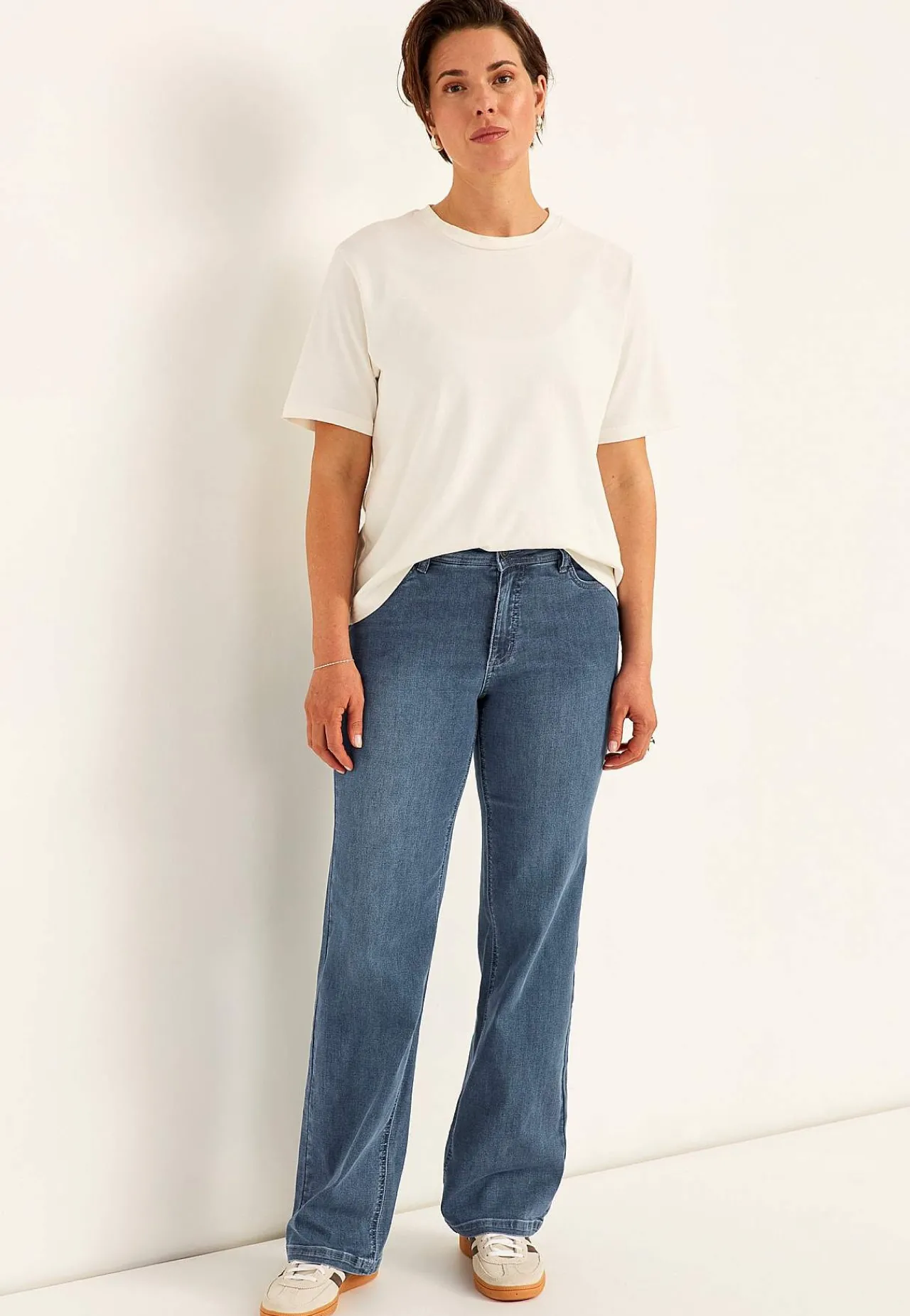 Vide Bukser|Lige Bukser- Brede jeans i denim med superstræk Sara Mellemblå Denim