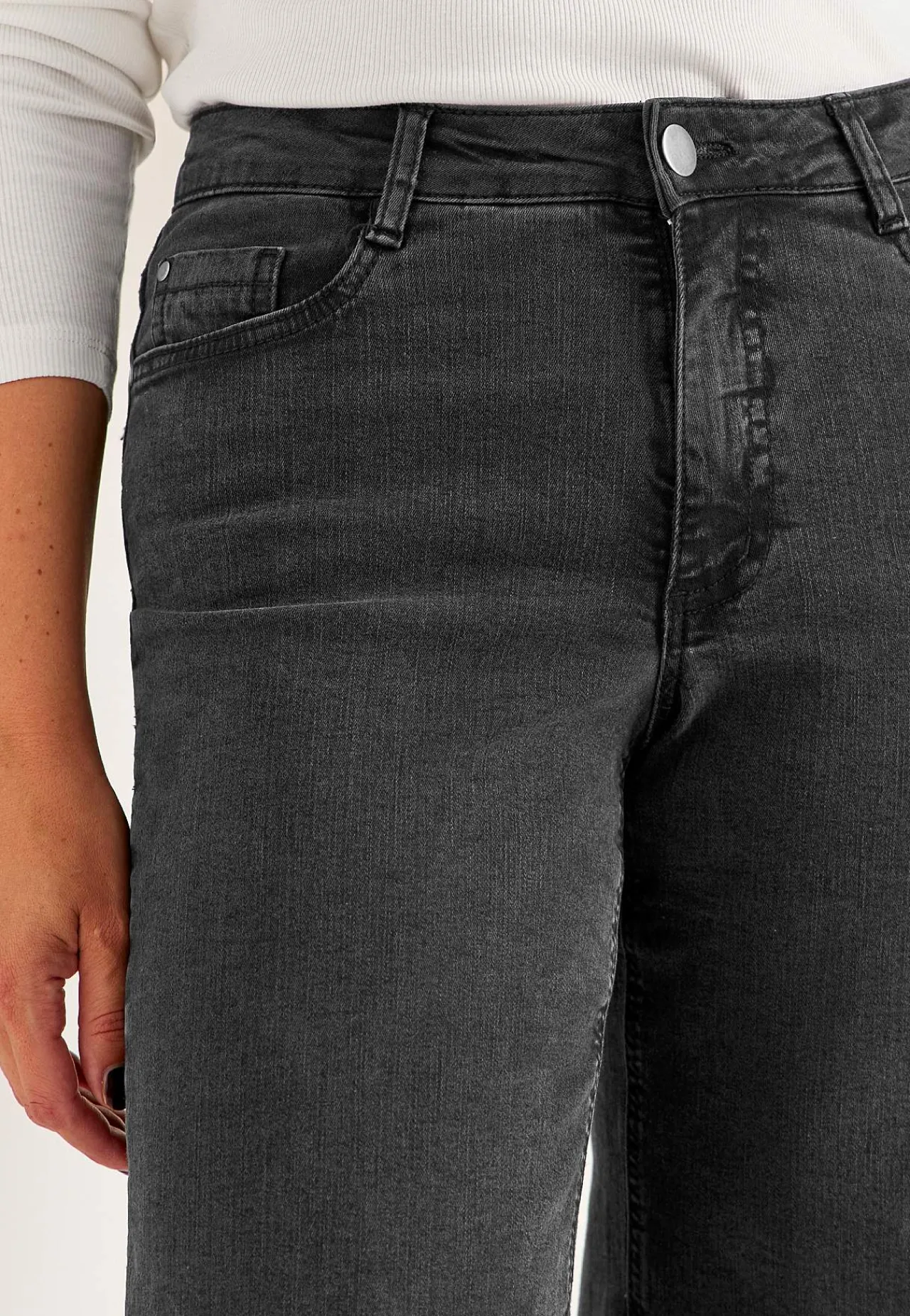 Høj Talje|Straight Fit- Brede, lange jeans med høj talje Renata | Cellbes