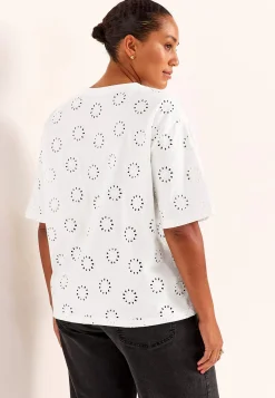 Toppe|T-Shirts-Cellbes of Sweden Jerseytop med broderet hulmønster | Cellbes
