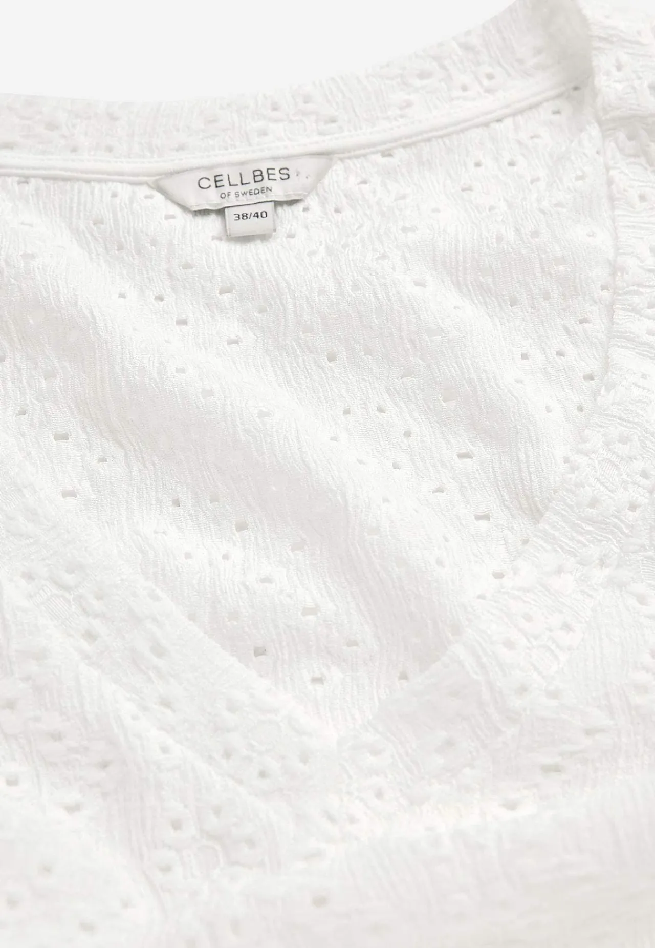 Toppe|T-Shirts- Jerseytop med hulbroderi Hvid