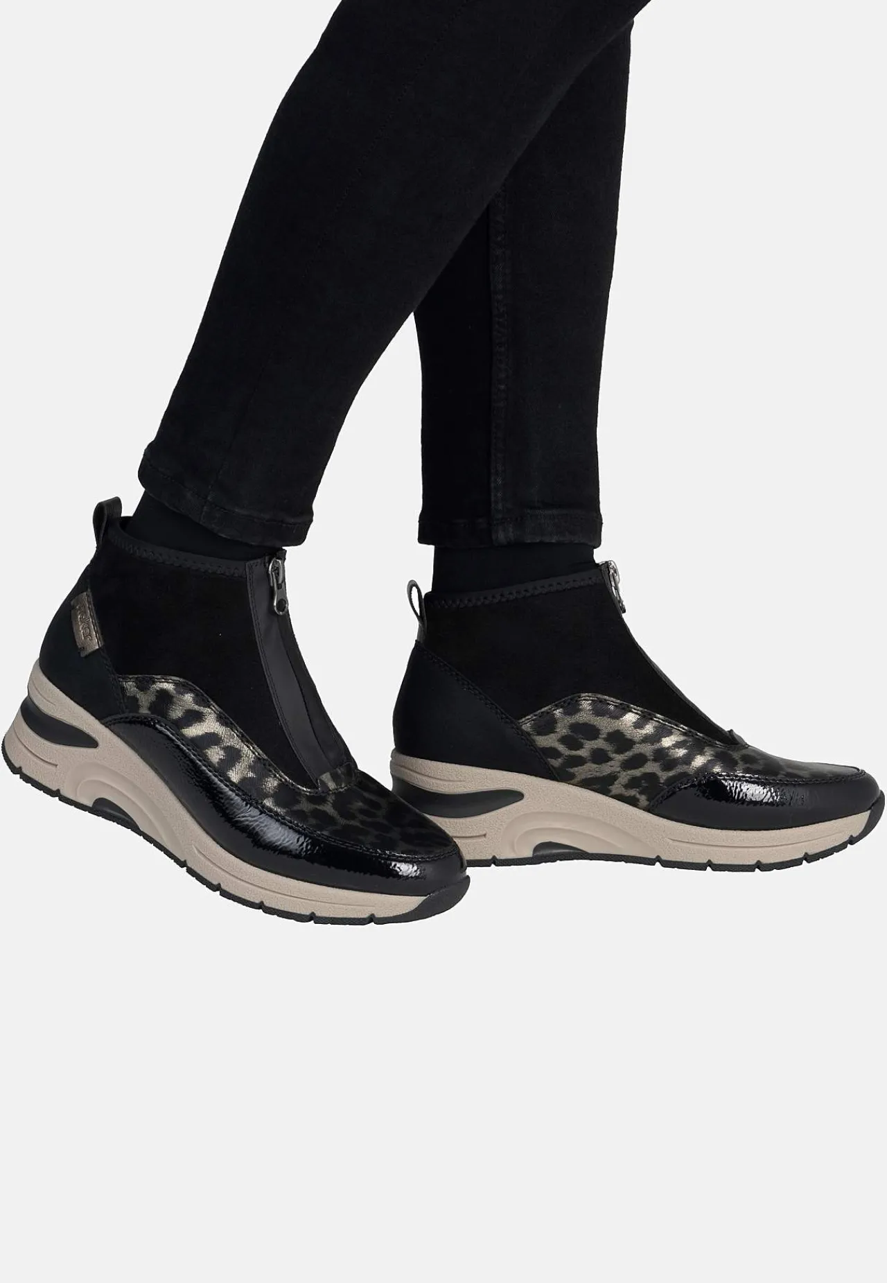 Sneakers|Boots- Sneakerstøvle med wedgehæl Sort / Mønstret