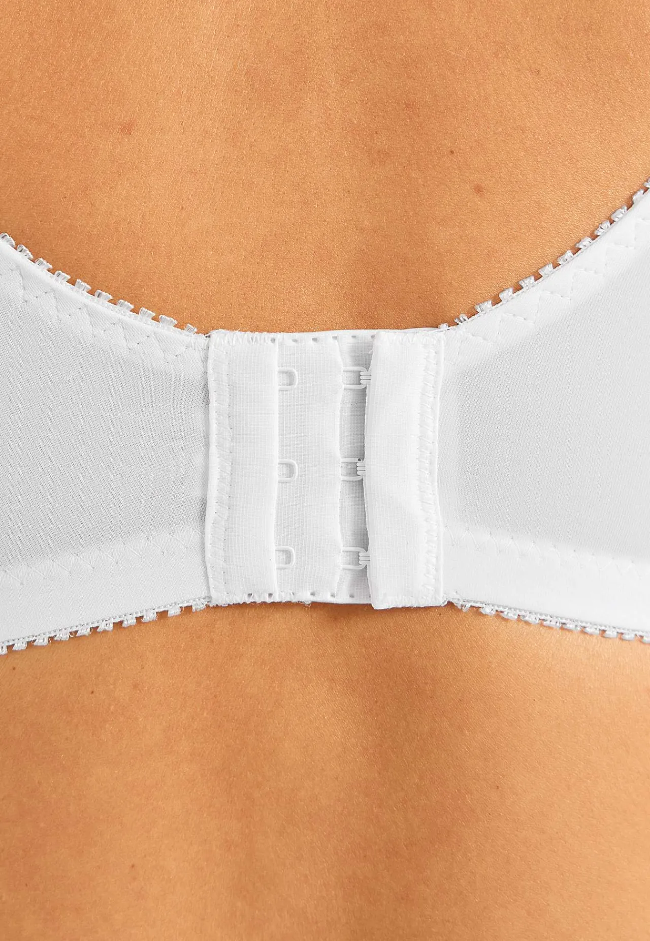 Undertøj|Bh- Soft BH med broderi Lily Hvid